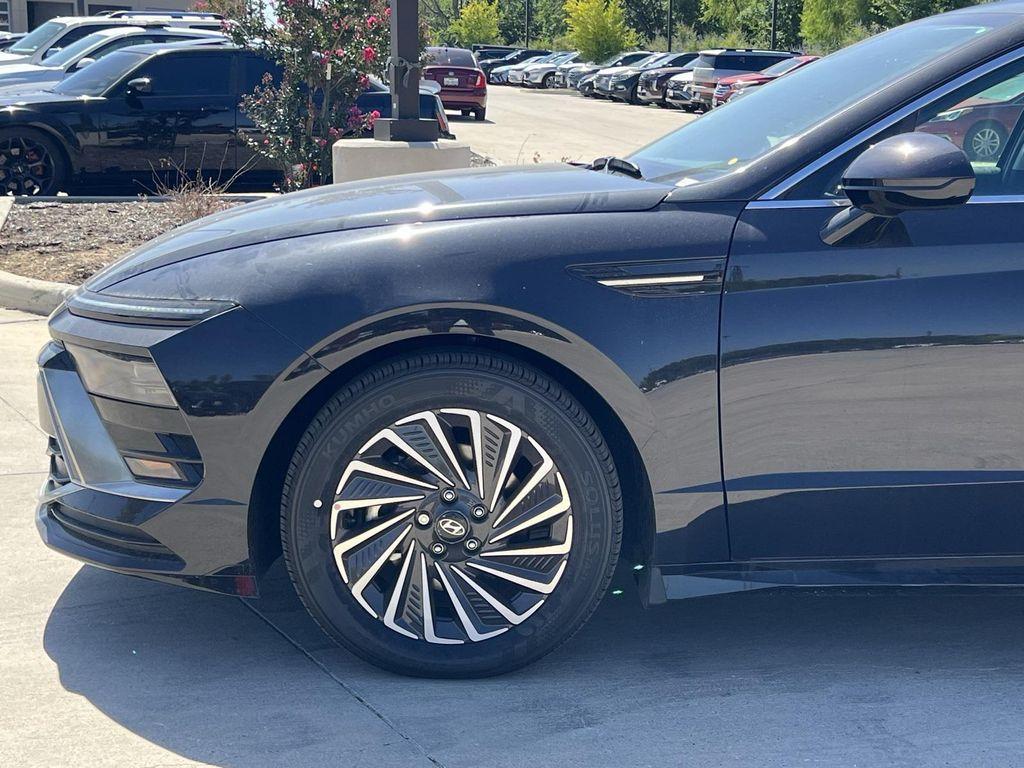 new 2025 Hyundai Sonata Hybrid car, priced at $29,203