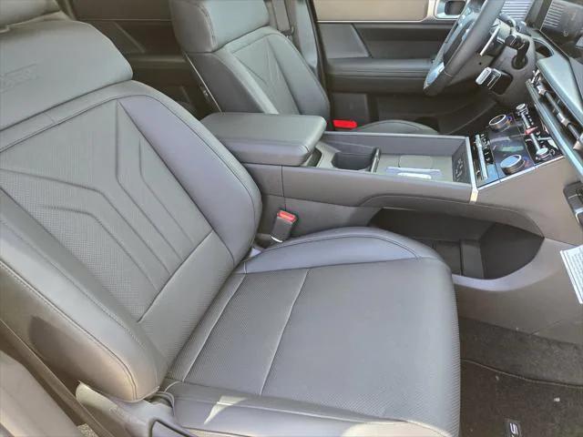 new 2025 Hyundai Santa Fe car, priced at $40,593