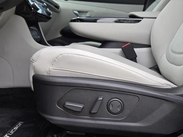 new 2025 Hyundai TUCSON Hybrid car, priced at $36,463