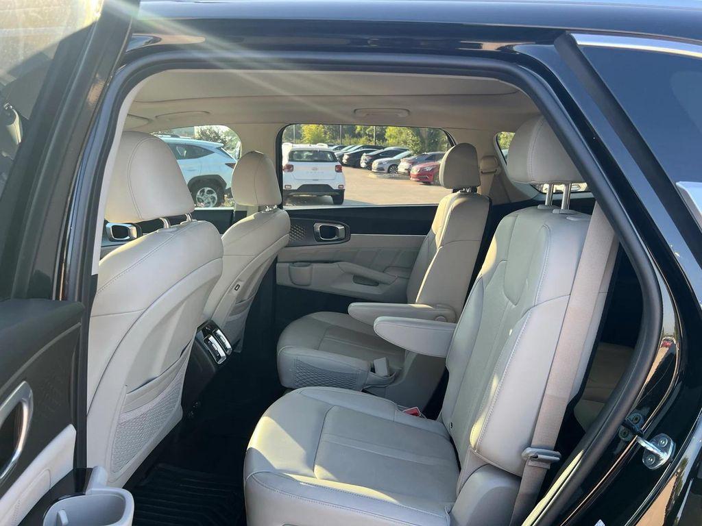 used 2022 Kia Sorento Plug-In Hybrid car, priced at $28,499