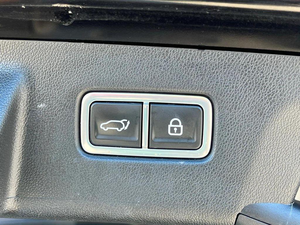 used 2022 Kia Sorento Plug-In Hybrid car, priced at $28,499