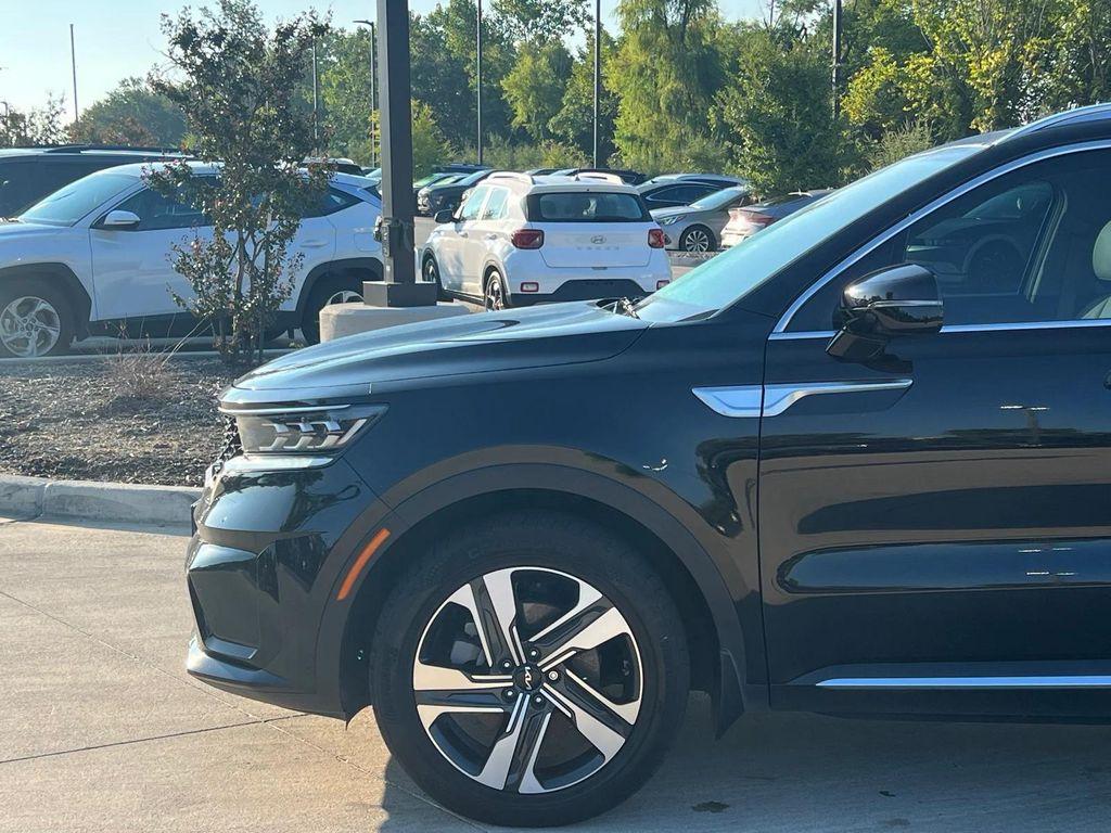 used 2022 Kia Sorento Plug-In Hybrid car, priced at $28,499