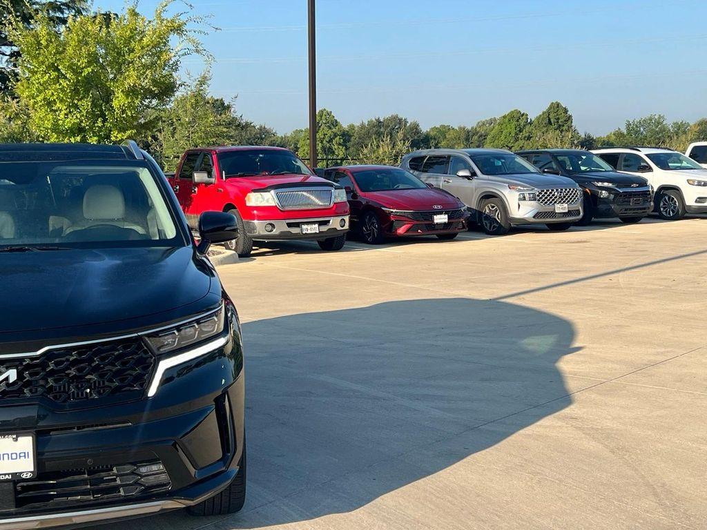 used 2022 Kia Sorento Plug-In Hybrid car, priced at $28,499