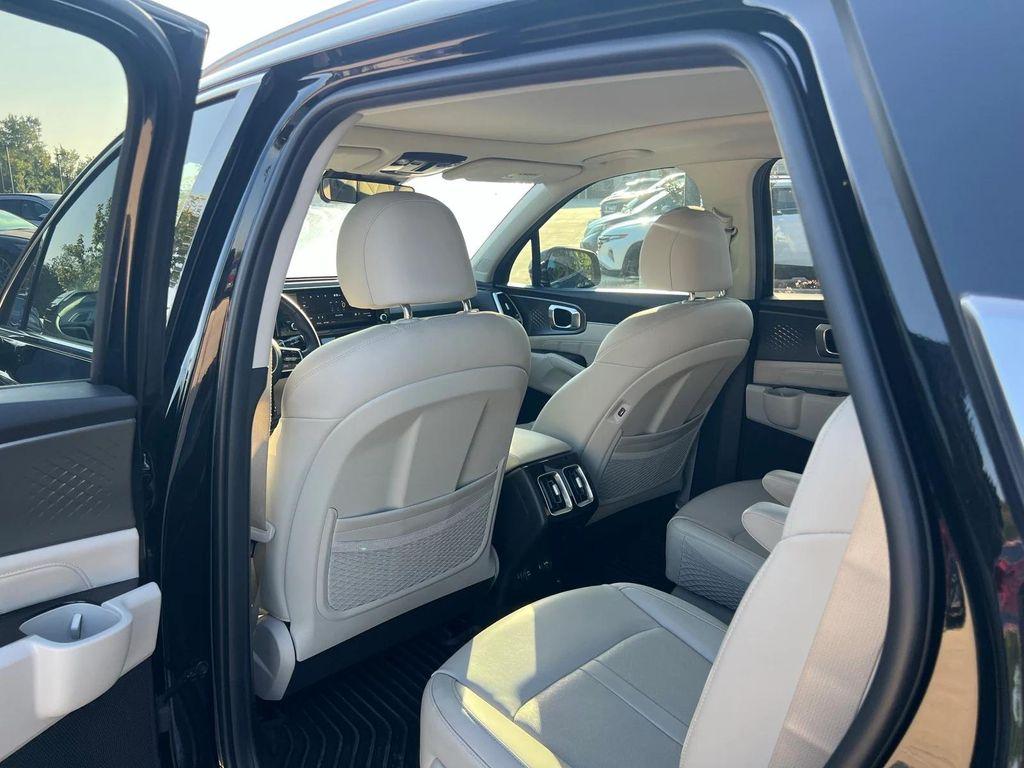 used 2022 Kia Sorento Plug-In Hybrid car, priced at $28,499