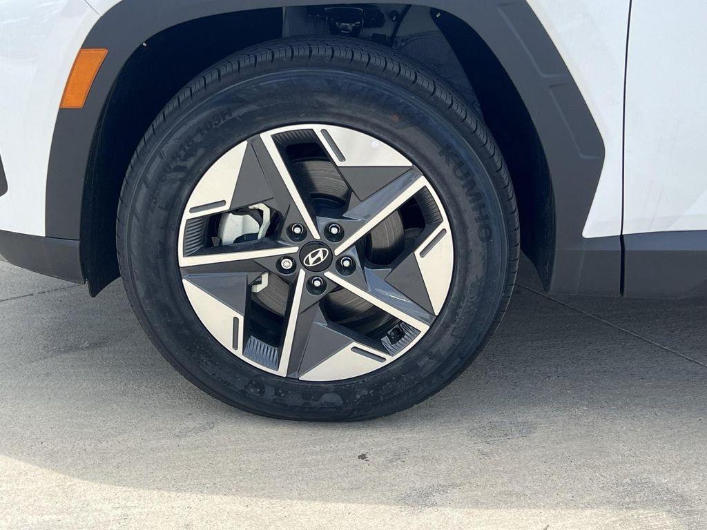 new 2025 Hyundai Tucson car, priced at $28,821
