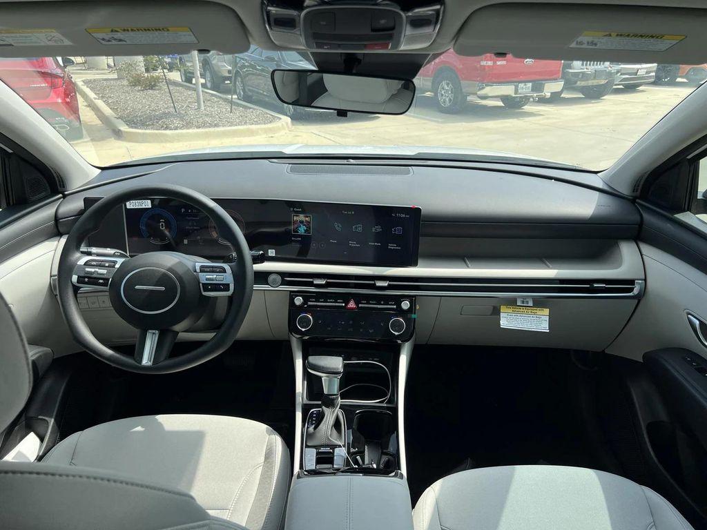 new 2025 Hyundai Tucson car, priced at $29,017