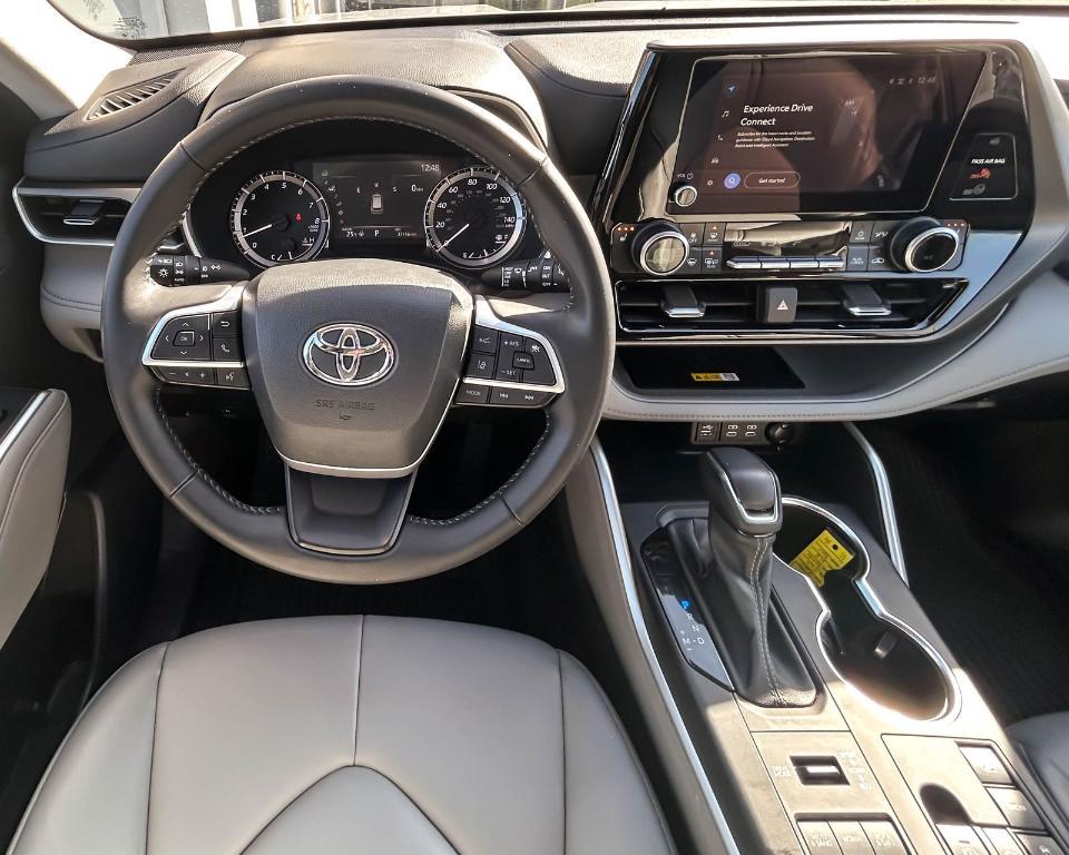 used 2023 Toyota Highlander car, priced at $38,523