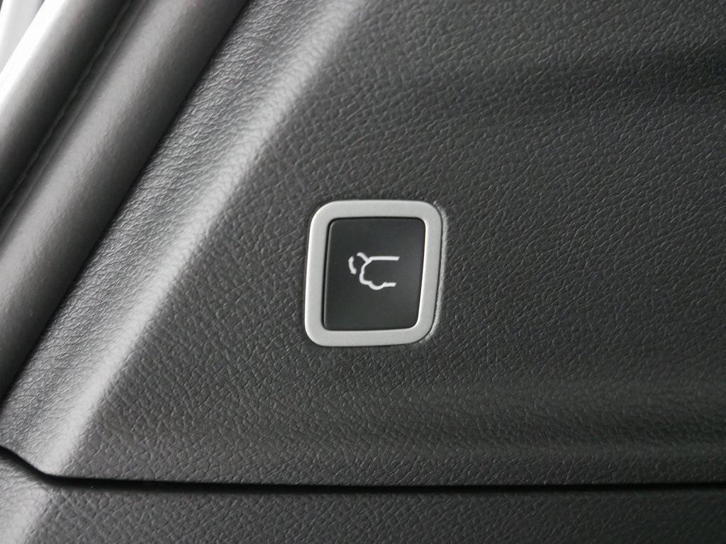 new 2026 Chrysler Pacifica car, priced at $47,993