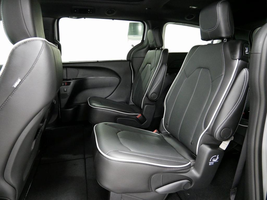 new 2026 Chrysler Pacifica car, priced at $47,993