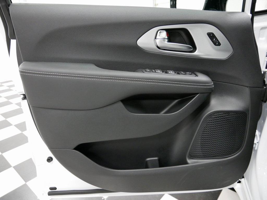 new 2026 Chrysler Pacifica car, priced at $47,993