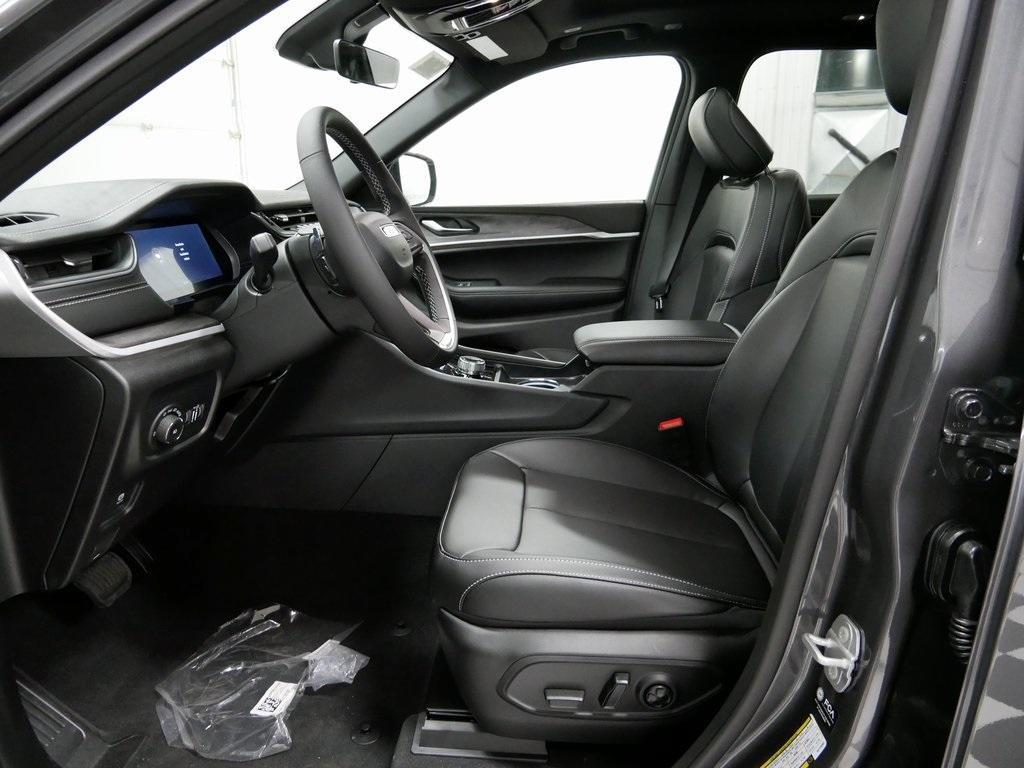 new 2025 Jeep Grand Cherokee L car, priced at $46,392