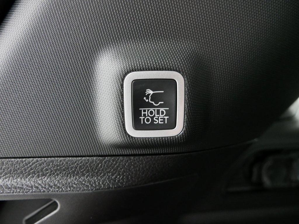 new 2025 Jeep Grand Cherokee car, priced at $39,899