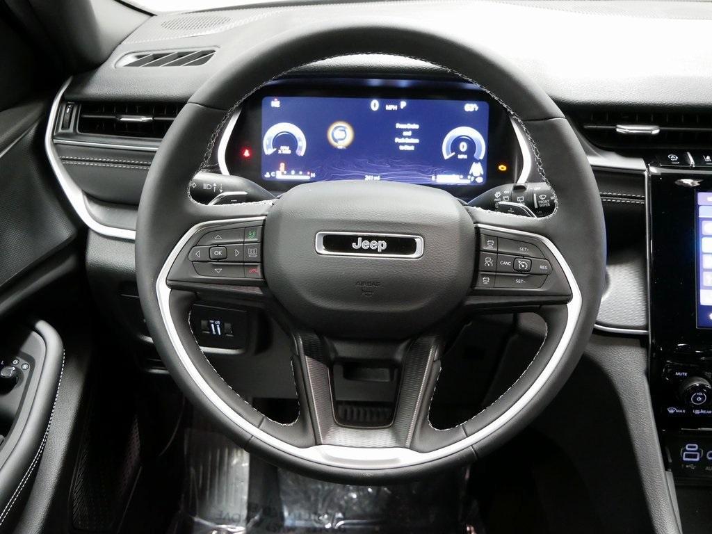 new 2025 Jeep Grand Cherokee car, priced at $39,899