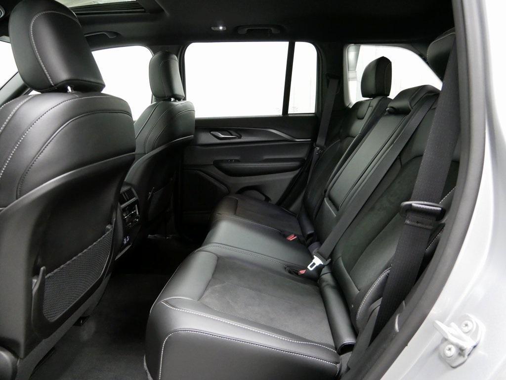 new 2025 Jeep Grand Cherokee car, priced at $39,899