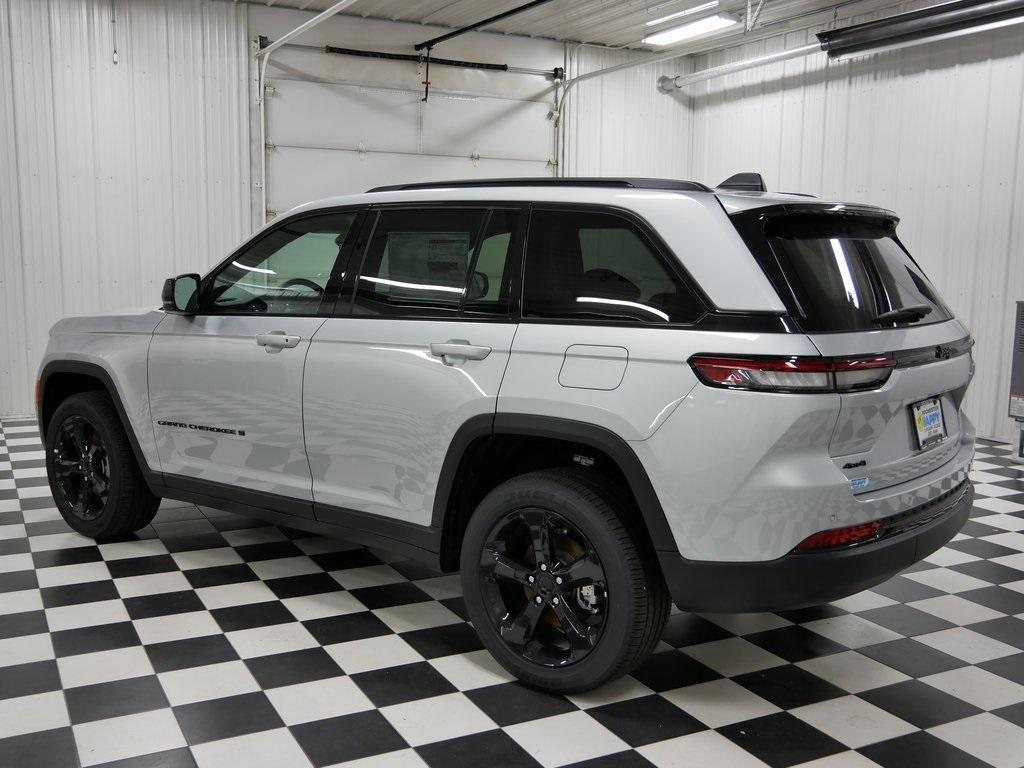 new 2025 Jeep Grand Cherokee car, priced at $39,899