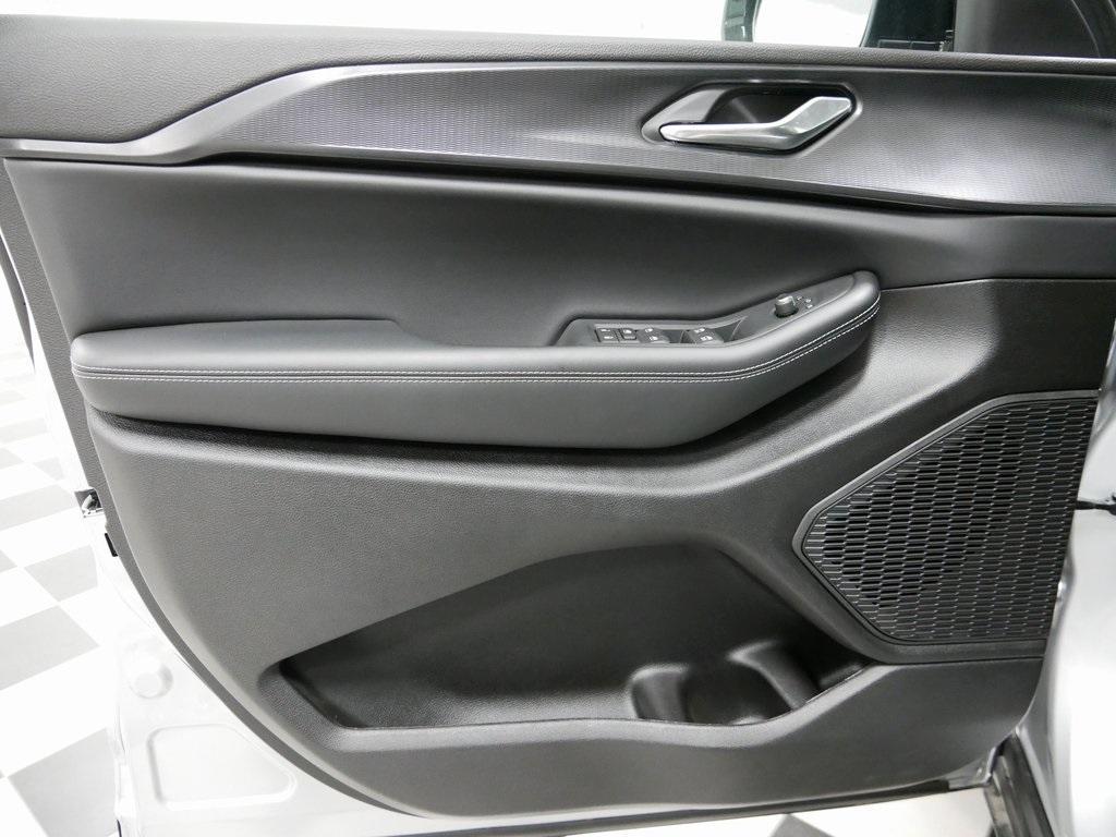 new 2025 Jeep Grand Cherokee car, priced at $39,899