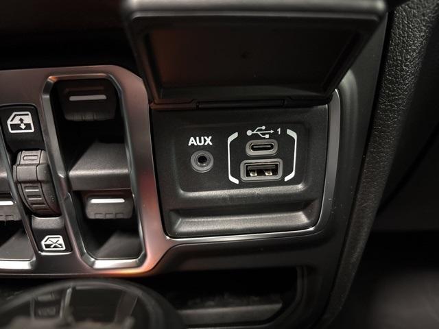 new 2026 Jeep Wrangler car, priced at $46,085