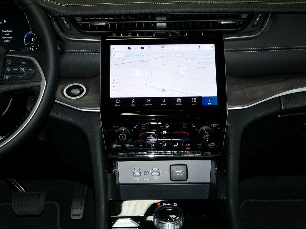 new 2025 Jeep Grand Cherokee car, priced at $44,654