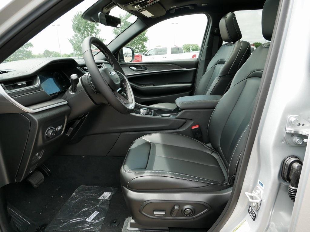 new 2025 Jeep Grand Cherokee L car, priced at $43,911