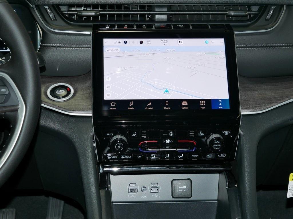 new 2025 Jeep Grand Cherokee car, priced at $44,134