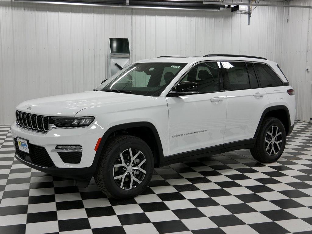 new 2025 Jeep Grand Cherokee car, priced at $44,134