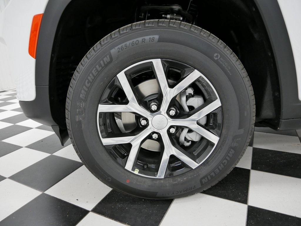 new 2025 Jeep Grand Cherokee car, priced at $44,134