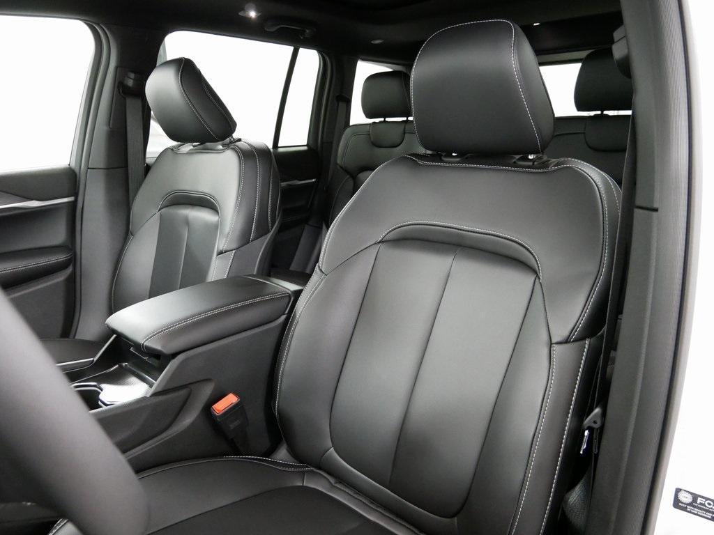 new 2025 Jeep Grand Cherokee car, priced at $44,134