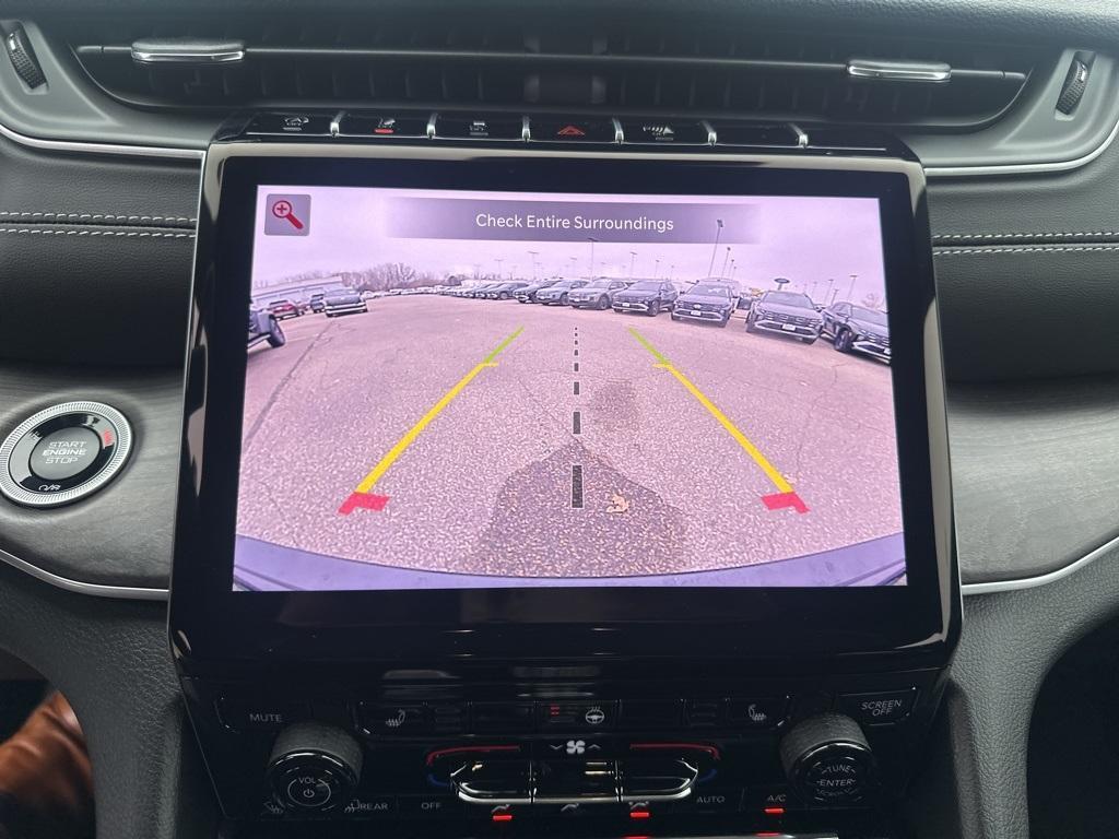 new 2025 Jeep Grand Cherokee car, priced at $44,654