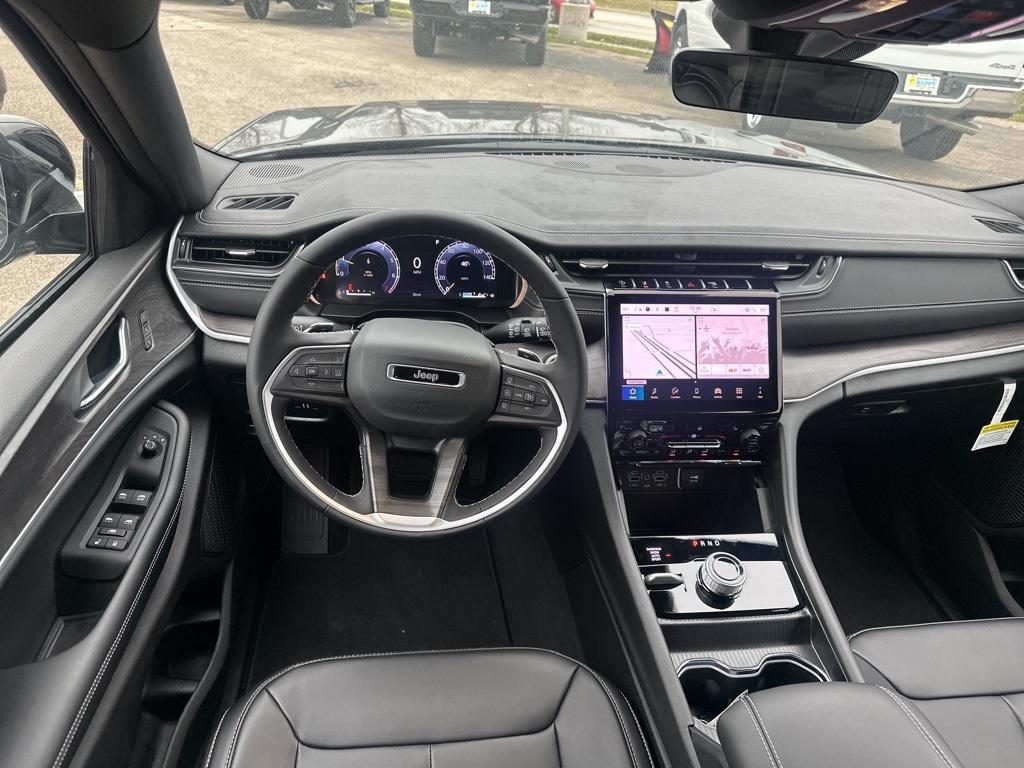 new 2025 Jeep Grand Cherokee car, priced at $44,654