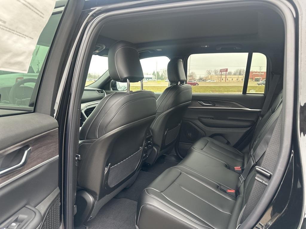 new 2025 Jeep Grand Cherokee car, priced at $44,654