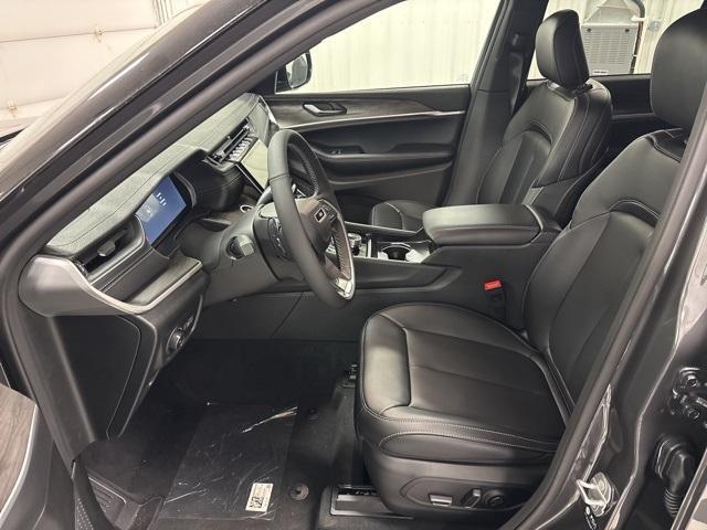 new 2025 Jeep Grand Cherokee car, priced at $47,036