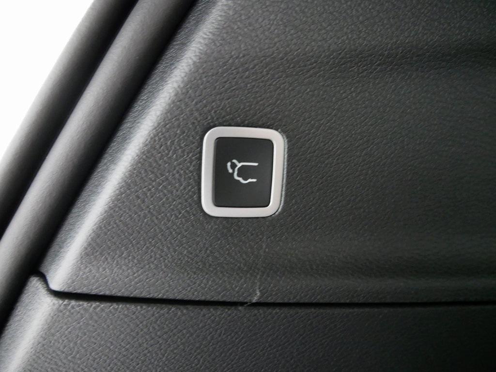 new 2026 Chrysler Pacifica car, priced at $42,374