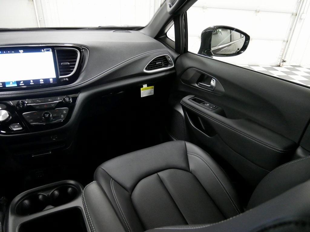 new 2026 Chrysler Pacifica car, priced at $43,374