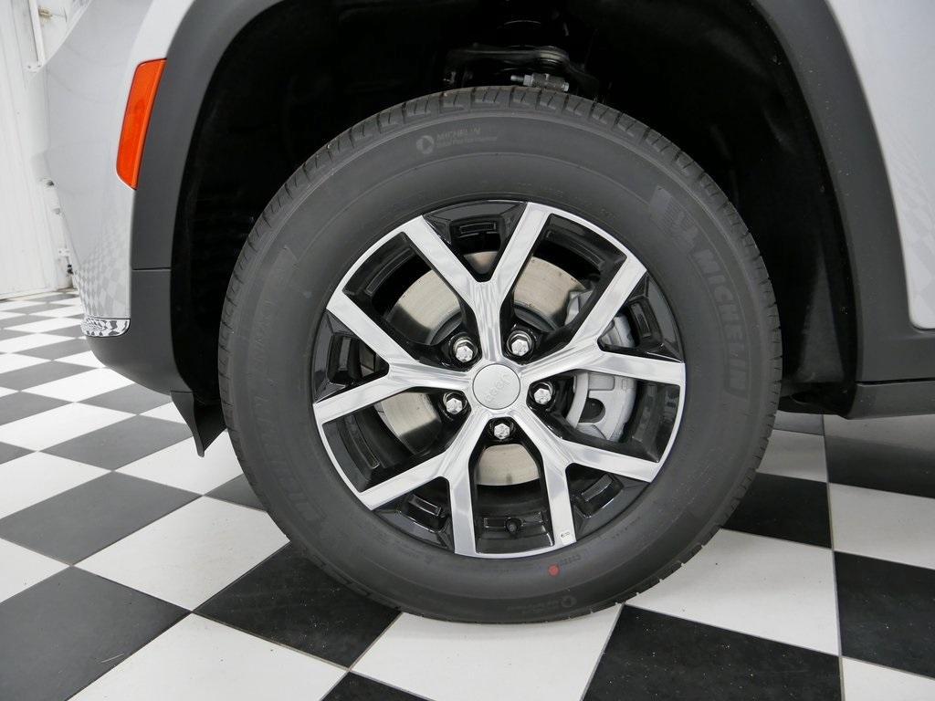 new 2025 Jeep Grand Cherokee L car, priced at $43,523