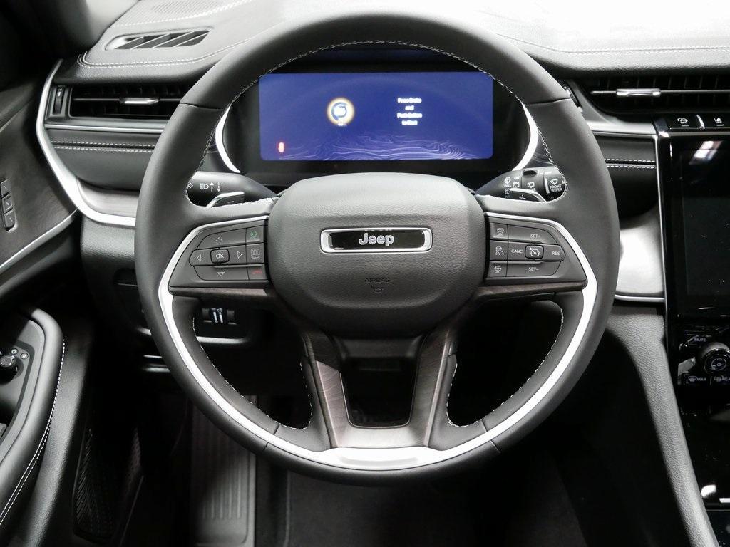 new 2025 Jeep Grand Cherokee car, priced at $42,654