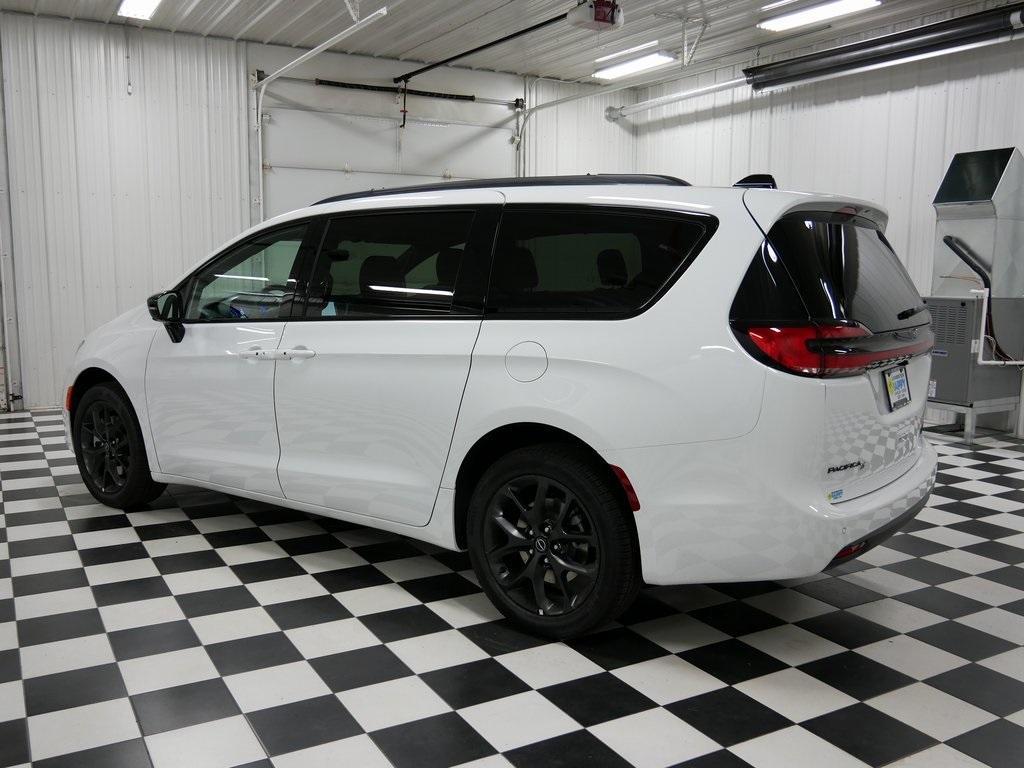 new 2026 Chrysler Pacifica car, priced at $47,993