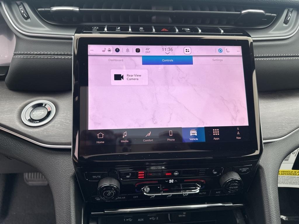 new 2025 Jeep Grand Cherokee car, priced at $44,654