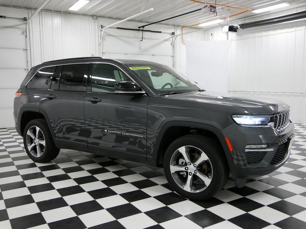new 2024 Jeep Grand Cherokee car, priced at $39,740