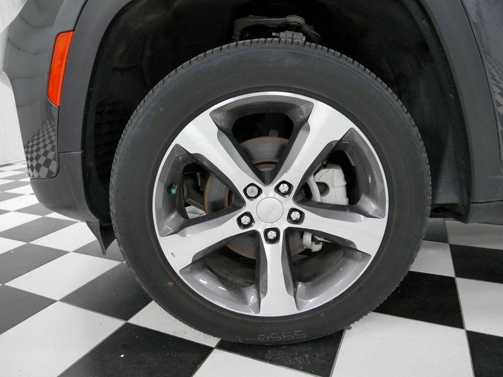 new 2024 Jeep Grand Cherokee car, priced at $39,490