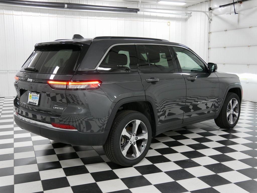 new 2024 Jeep Grand Cherokee car, priced at $39,740