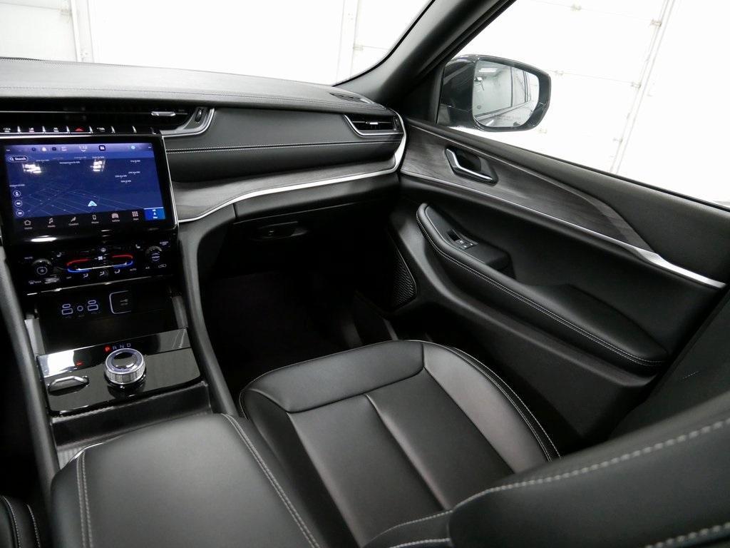 new 2024 Jeep Grand Cherokee car, priced at $39,740