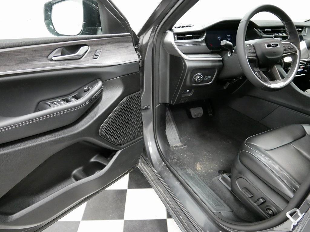 new 2024 Jeep Grand Cherokee car, priced at $39,740