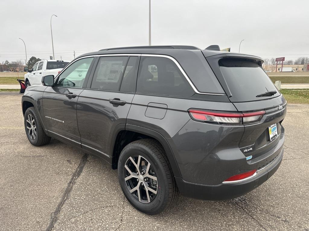 new 2025 Jeep Grand Cherokee car, priced at $44,654