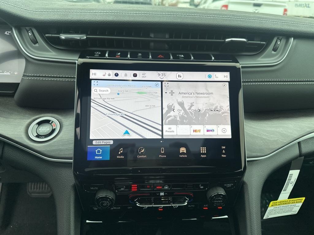 new 2025 Jeep Grand Cherokee car, priced at $44,654