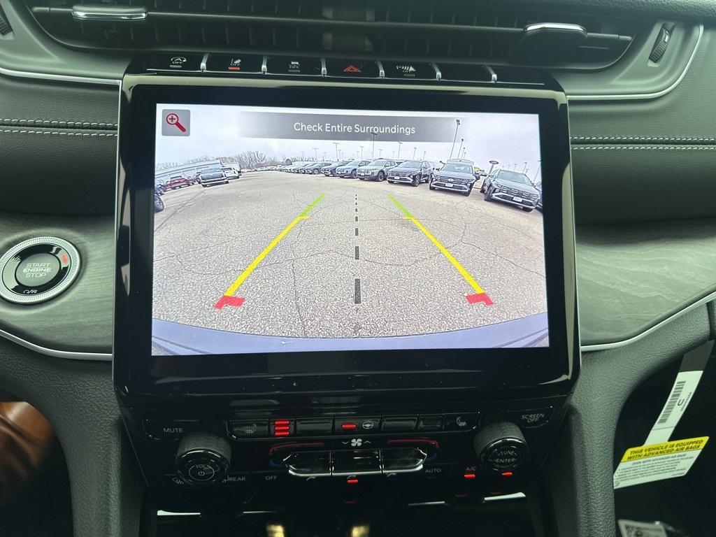 new 2025 Jeep Grand Cherokee car, priced at $44,654