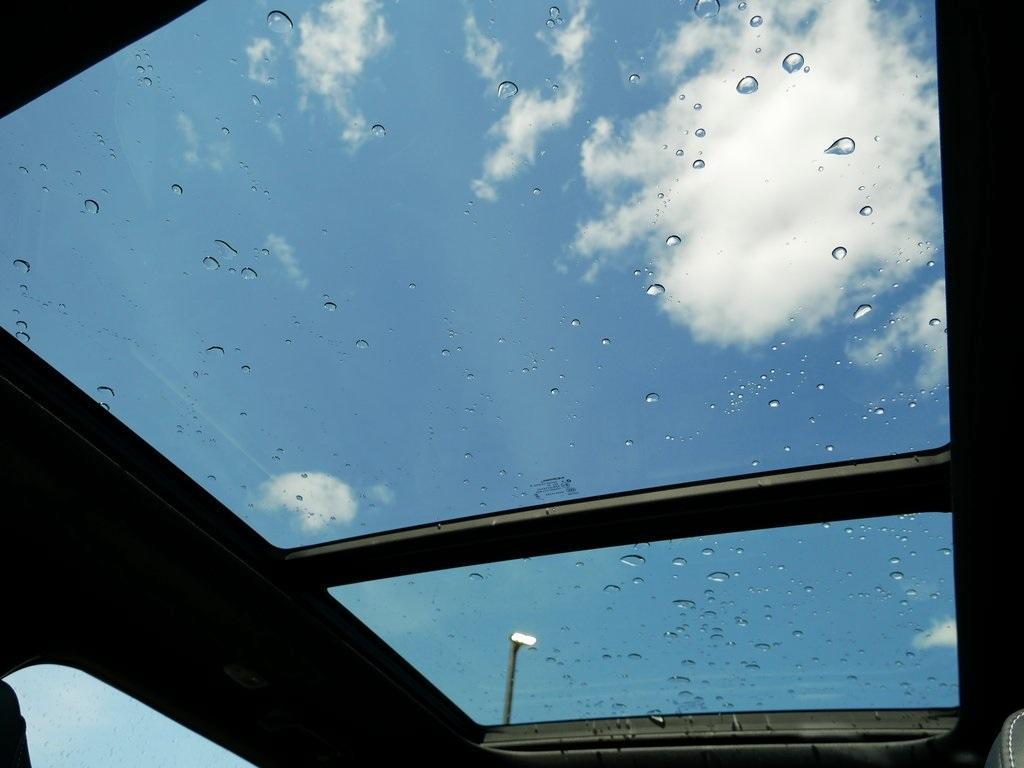 new 2025 Jeep Grand Cherokee car, priced at $39,990