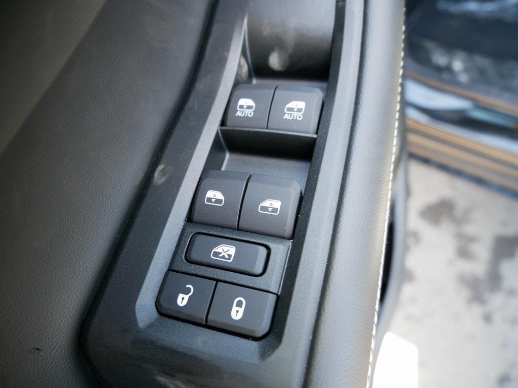 new 2025 Jeep Grand Cherokee car, priced at $39,990