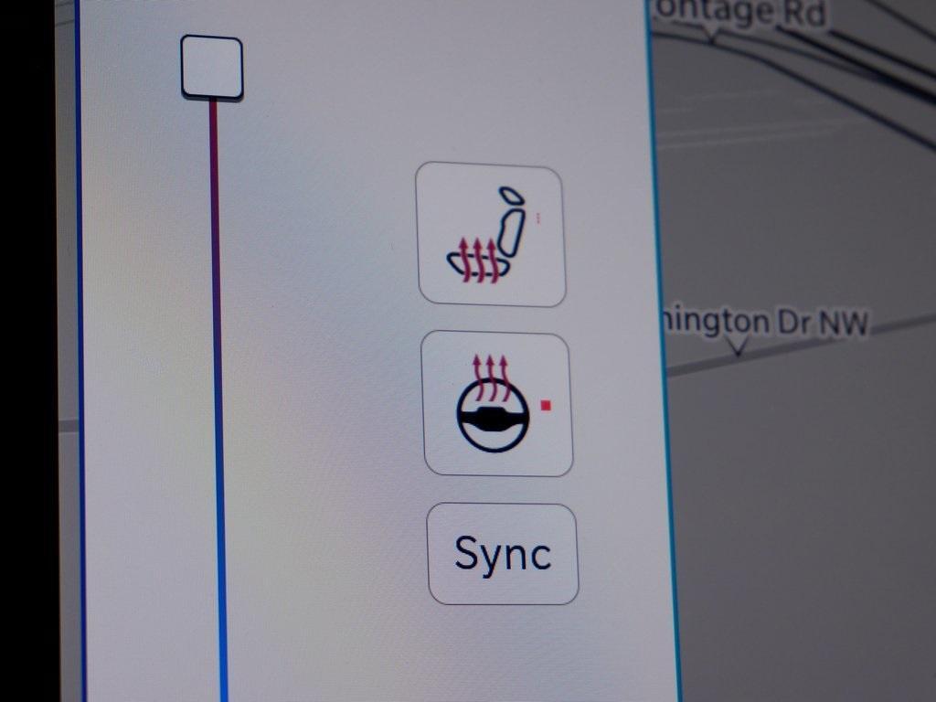 new 2025 Jeep Grand Cherokee car, priced at $39,990