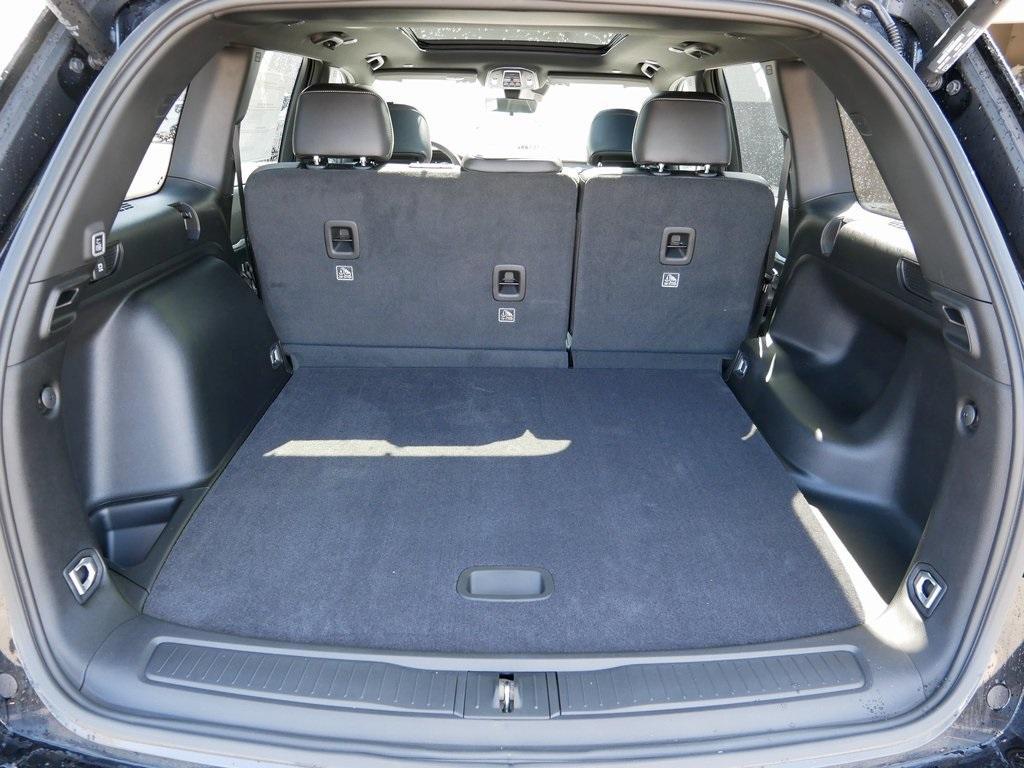 new 2025 Jeep Grand Cherokee car, priced at $39,990