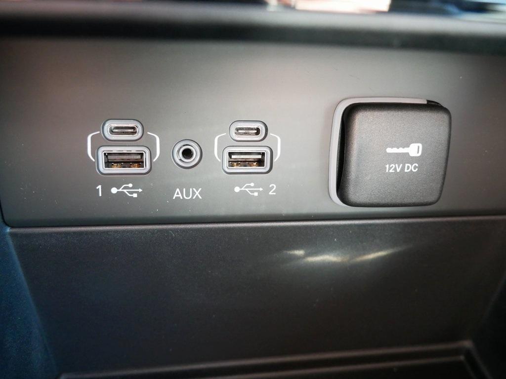 new 2025 Jeep Grand Cherokee car, priced at $39,990